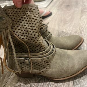 Stylish Beige Ankle Boots